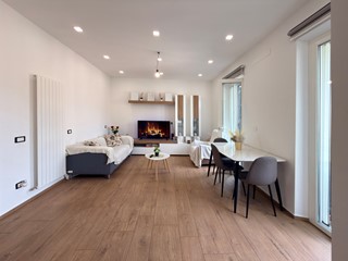 Trilocale in Vendita a Reggio Emilia, zona Mirabello, 230'000&euro;, 90 m², arredato