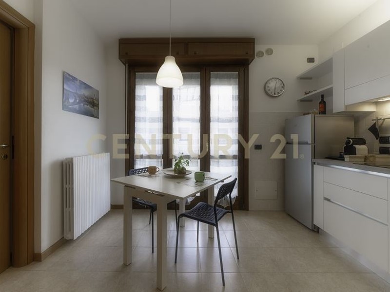 Bilocale in Affitto a Verona, 750&euro;, 50 m², arredato, con Box