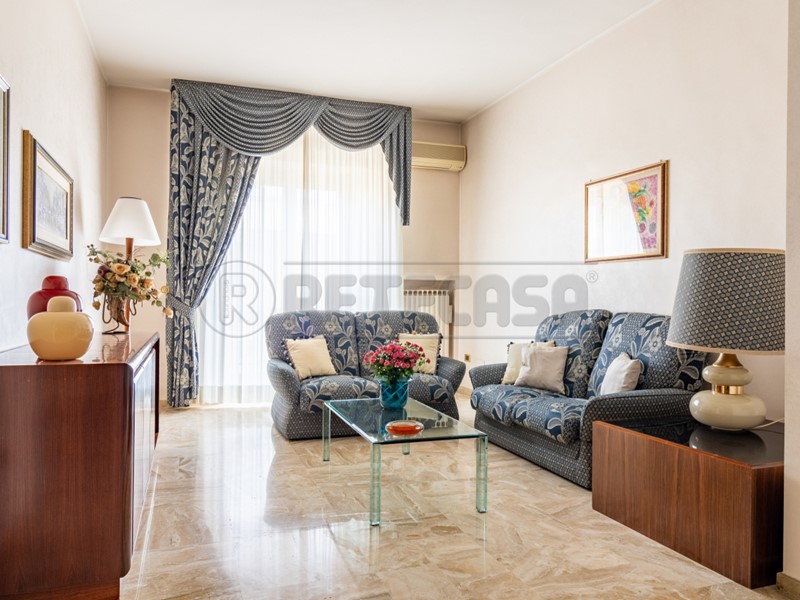 Quadrilocale in Vendita a Bisceglie, zona C.so Umberto, 180'000&euro;, 137 m²