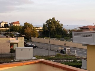 Trilocale in Affitto a Carrara, zona Marina Di Carrara, 700&euro;, 70 m², arredato