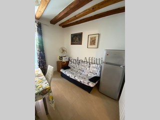 Bilocale in Affitto a Trieste, zona Ospedale Maggiore, 700&euro;, 80 m², arredato