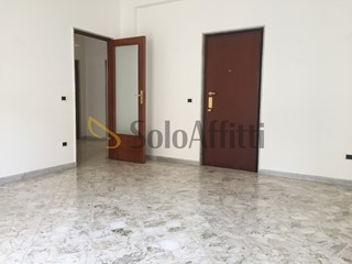 Quadrilocale in Affitto a Bari, zona Picone, 900&euro;, 120 m²