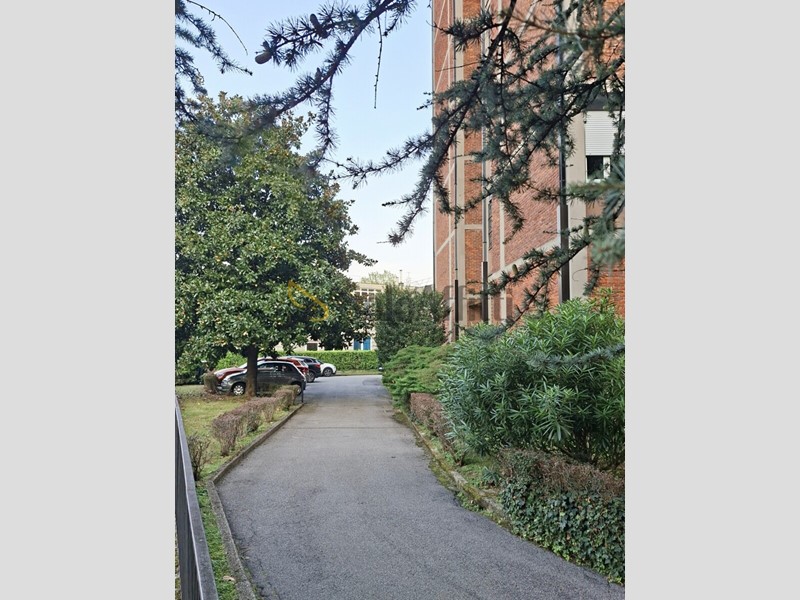 Trilocale in Affitto a Monza, 800&euro;, 85 m², arredato