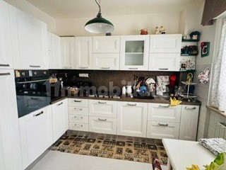 Quadrilocale in Vendita a Perugia, zona Periferia, 198'000&euro;, 135 m², con Box