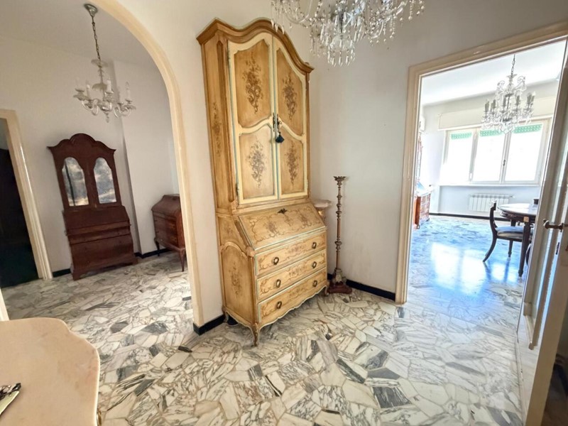 Appartamento in Vendita a Genova, zona Marassi, 92'000&euro;, 91 m²