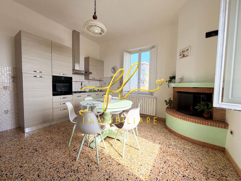 Trilocale in Vendita a Cecina, zona Cecina Marina, 289'000&euro;, 76 m²