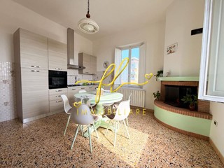 Trilocale in Vendita a Cecina, zona Cecina Marina, 289'000&euro;, 76 m²