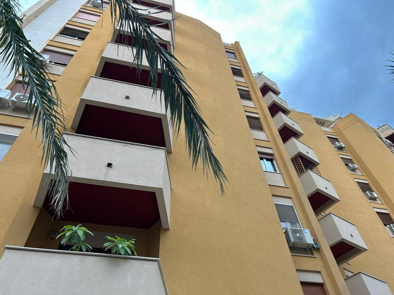 Appartamento in Affitto a Palermo, 850&euro;, 187 m²