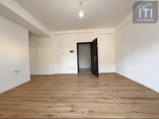 Bilocale in Vendita a Pomezia, 150'000&euro;, 50 m²