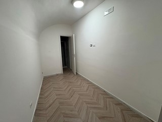 Bilocale in Affitto a Napoli, 1'500&euro;, 57 m², arredato