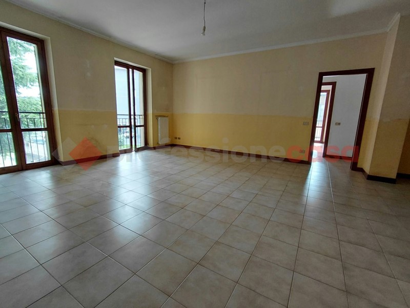 Quadrilocale in Vendita a Busto Garolfo, 195'000&euro;, 120 m², con Box