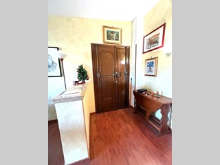 Quadrilocale in Vendita a Roma, 330'000&euro;, 160 m²