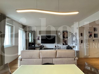 Trilocale in Vendita a Bologna, 200'000&euro;, 110 m², con Box