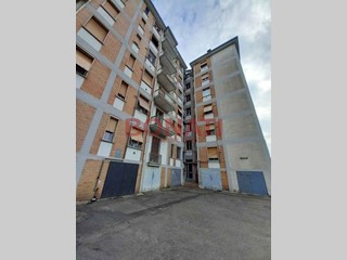 Quadrilocale in Vendita a Vezzano Ligure, zona Prati, 95'000&euro;, 83 m², con Box