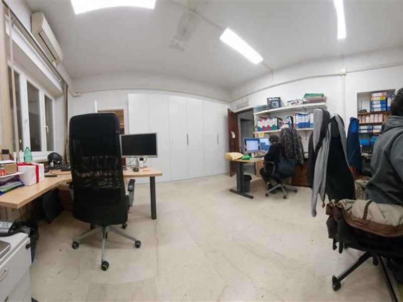 Trilocale in Vendita a Roma, 222'000&euro;, 67 m², arredato, con Box