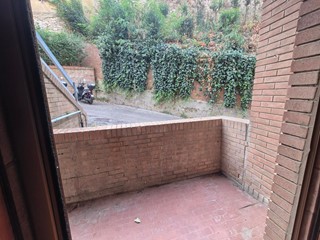 Trilocale in Vendita a Siena, 170'000&euro;, 60 m², con Box