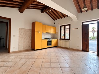 Quadrilocale in Vendita a Asciano, 83'000&euro;, 70 m², con Box
