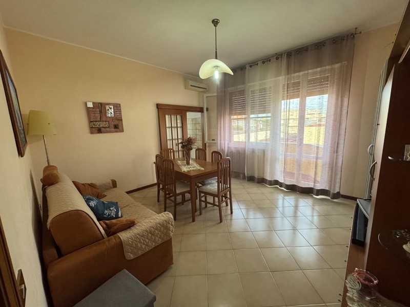 Quadrilocale in Vendita a Collesalvetti, zona Stagno, 175'000&euro;, 97 m², arredato, con Box