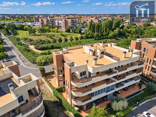 Appartamento in Vendita a Roma, 749'000&euro;, 200 m²