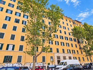 Quadrilocale in Vendita a Roma, 359'000&euro;, 120 m²