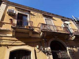 Trilocale in Vendita a Catania, 78'000&euro;, 90 m²