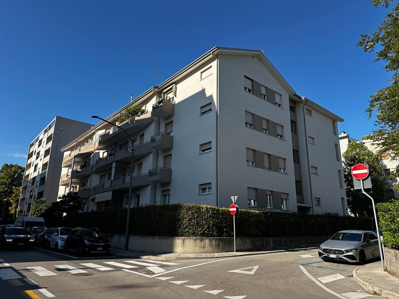 Quadrilocale in Vendita a Pordenone, 160'000&euro;, 100 m²