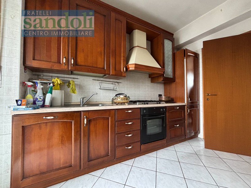 Trilocale in Vendita a Vercelli, 89'000&euro;, 90 m²