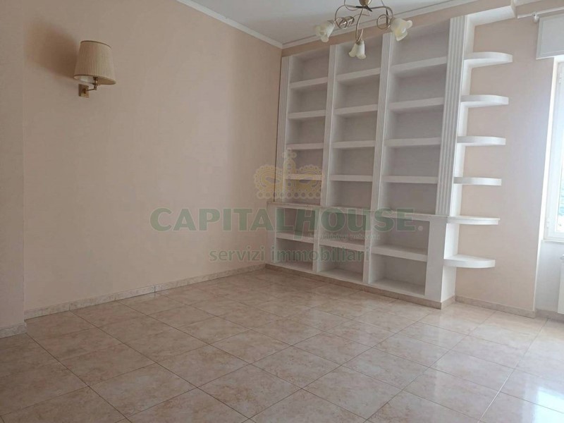 Quadrilocale in Affitto a Caserta, 1'000&euro;, 140 m²
