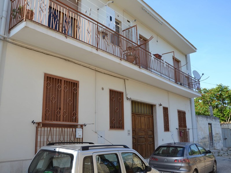 Trilocale in Affitto a Canosa di Puglia, 400&euro;, 100 m²