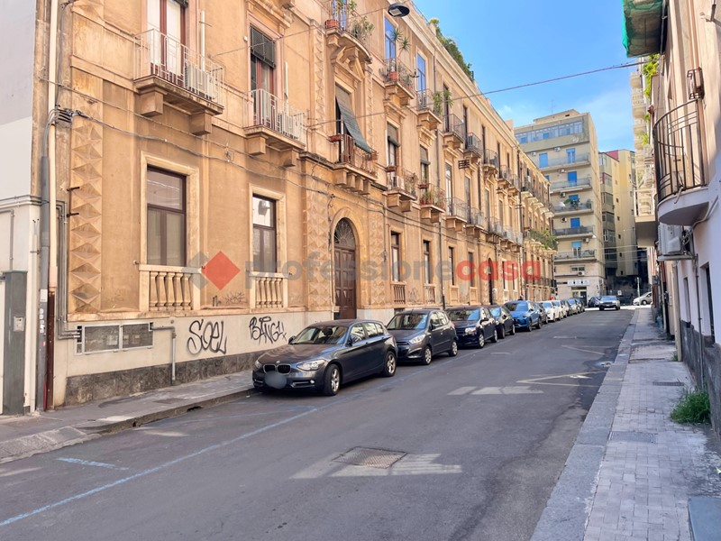 Bilocale in Vendita a Catania, 165'000&euro;, 85 m²