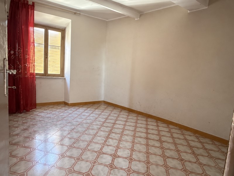 Appartamento in Vendita a Fiuggi, 43'000&euro;, 100 m²