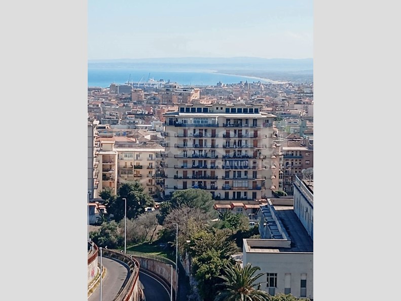 Appartamento in Vendita a Catania, 250'000&euro;, 160 m²