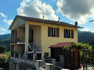 Quadrilocale in Vendita a Alto Reno Terme, 97'000&euro;, 85 m², arredato, con Box