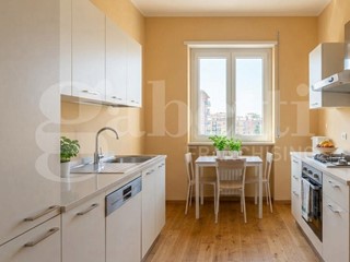 Quadrilocale in Vendita a Bologna, 299'000&euro;, 90 m²