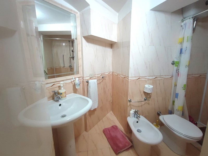Bilocale in Vendita a Napoli, 250'000&euro;, 90 m²