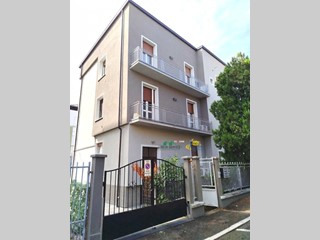 Quadrilocale in Vendita a Parma, 270'000&euro;, 100 m²
