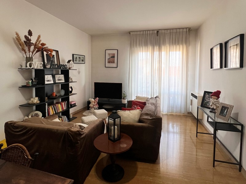 Appartamento in Vendita a Reggio Emilia, zona Ospedale, 160'000&euro;, 116 m², arredato, con Box