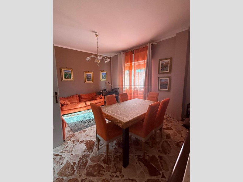 Quadrilocale in Vendita a Palermo, 255'000&euro;, 114 m²