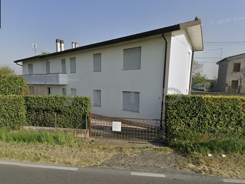 Quadrilocale in Vendita a Rovigo, zona Sant'apollinare, 79'000&euro;, 95 m²