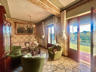 Appartamento in Vendita a Siena, 295'000&euro;, 140 m², con Box