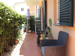 Trilocale in Vendita a Lucca, zona Picciorana, 230'000&euro;, 66 m², arredato