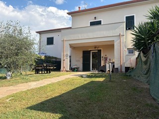 Bilocale in Vendita a Sarzana, zona San Lazzaro, 185'000&euro;, 55 m², arredato
