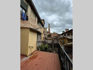 Appartamento in Affitto a Siena, 410&euro;, 115 m², arredato