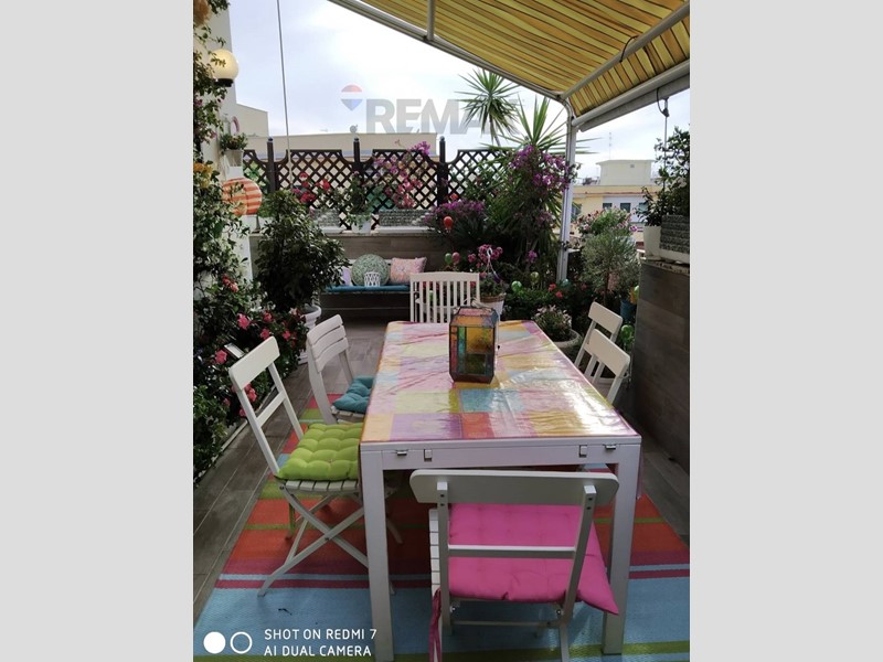 Appartamento in Vendita a Napoli, 850'000&euro;, 130 m²
