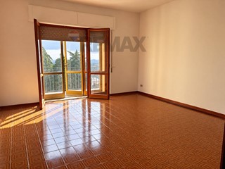 Quadrilocale in Vendita a Casoli, 85'000&euro;, 132 m²