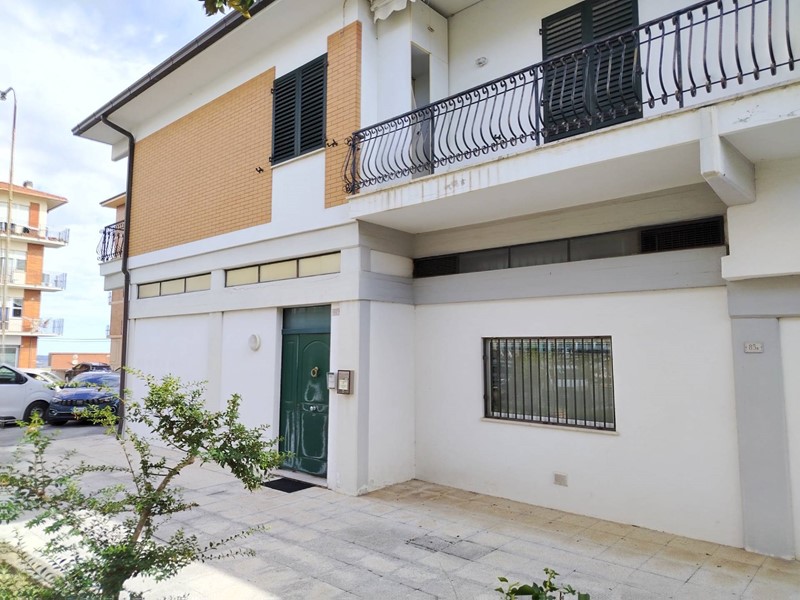 Quadrilocale in Vendita a Fermo, 244'000&euro;, 180 m²