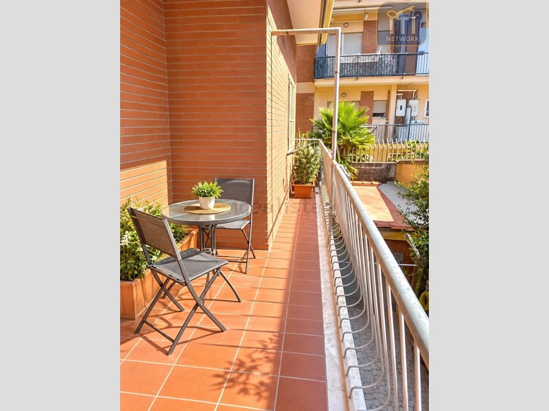 Trilocale in Vendita a Roma, 194'000&euro;, 73 m²