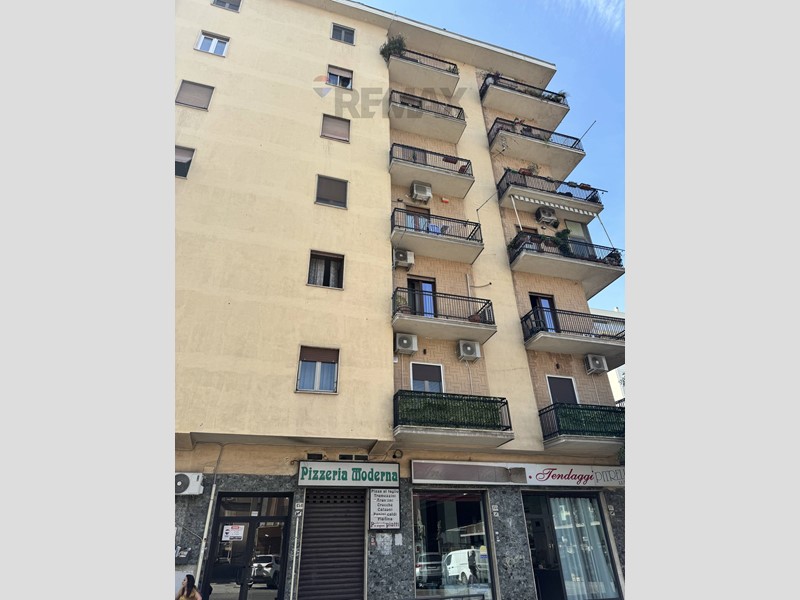 Appartamento in Vendita a Cosenza, 80'000&euro;, 87 m²