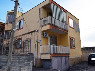 Trilocale in Vendita a Napoli, 130'000&euro;, 77 m²