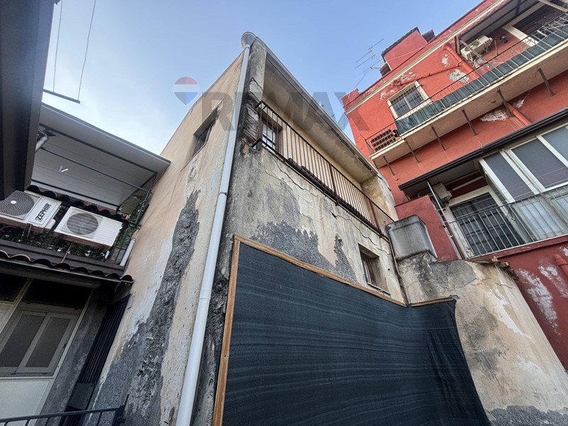 Quadrilocale in Vendita a Catania, 52'000&euro;, 75 m²